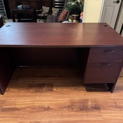 Free cherry desk