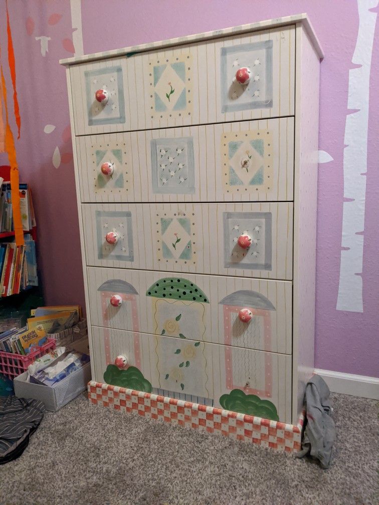 6 Piece Kid Bedroom Set: 2 Dressers, Desk/Chair, Toy Chest, Cupboard