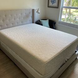 Queen 12” memory foam mattress
