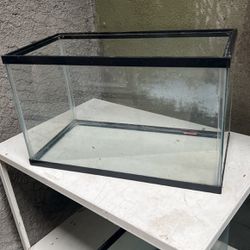 10 gallon Fish / Reptile Tank
