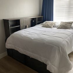 Full size platform bed with matress