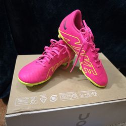 Kids Soccer Cleats 2.5y