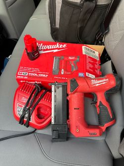Milwaukee 12v pin nailer combo kit