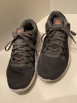 Women’s Nike Tennis Shoes