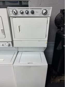 Whirlpool Washer and Dryer Stackable “27 ( Lavadora Y Secadora )