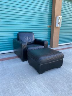 Italsofa Black Leather Armchair w/ Ottoman •FREE DELIVERY•