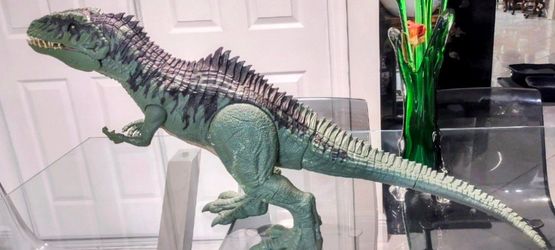 Jurassic World Dominion Super Colossal Giganotosaurus 39" Mattel Dinosaur