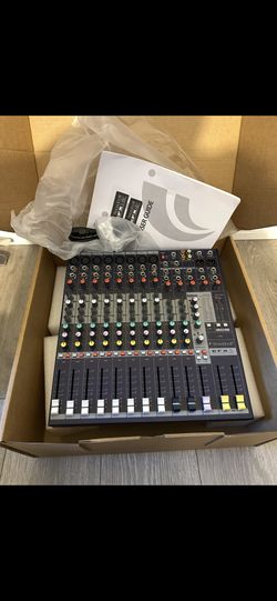 SOUNDCRAFT EFX8 BRAND NEW PROFESSIONAL MIXER 