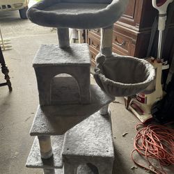 Like New Cat Tower!   35.   Or Best  Offer 