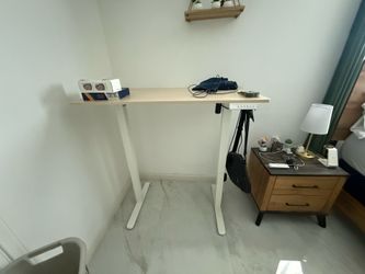 Desk (electric stand up)