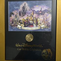 Disney Cast Member 2005 Cast Member Holiday Print with Medallion
