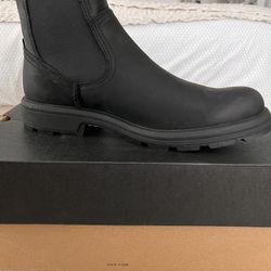 Mens Uggs Boot 8.5 Brand New Never Worn In Box