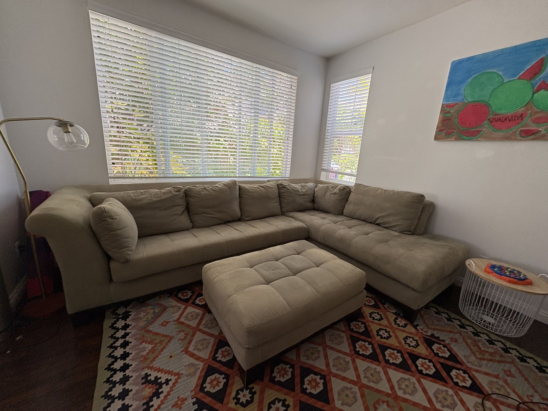 Sectional Couch w Ottoman