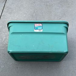 122 qt Storage Tote