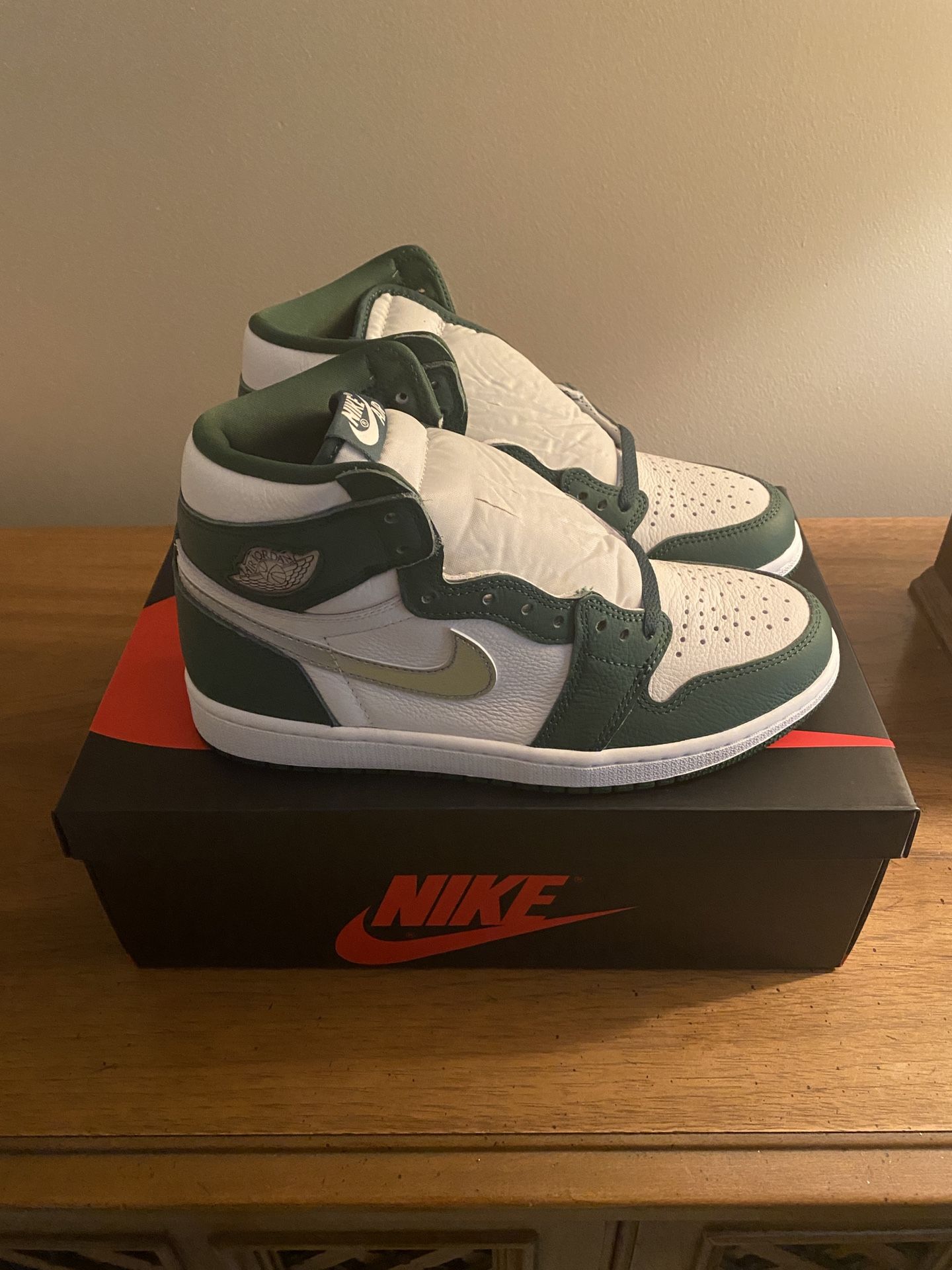 Air Jordan 1 Gorge Green Size 8.5 Mens Brand New And Dead Stock
