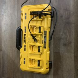 Dewalt 4 Port Rapid Charger