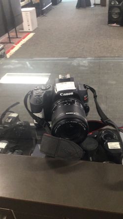 Canon EOS SL3 w 18mm/55mm Lens