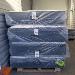 Queen Mattress End of Year Clearance $300