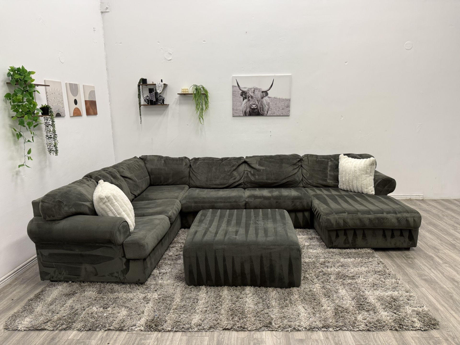 Sectional Couch - Free Delivery