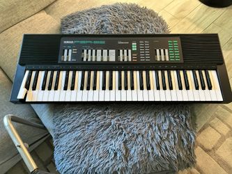 Yamaha Keyboard/ Stand