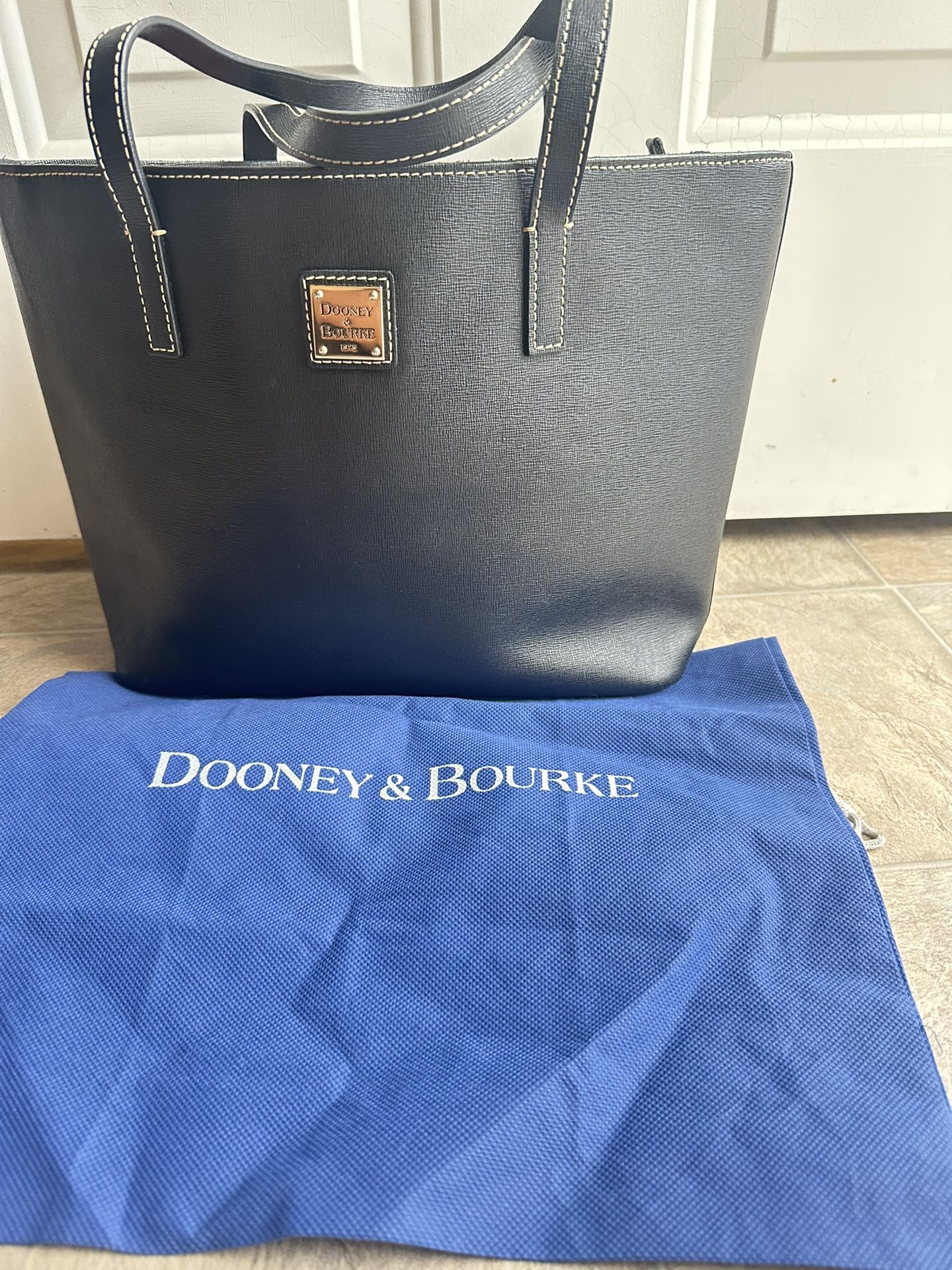 Dooney And Bourke Woman’s Tote Bag