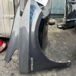 2010 - 2015 Toyota Prius Fender Passenger Side Gray