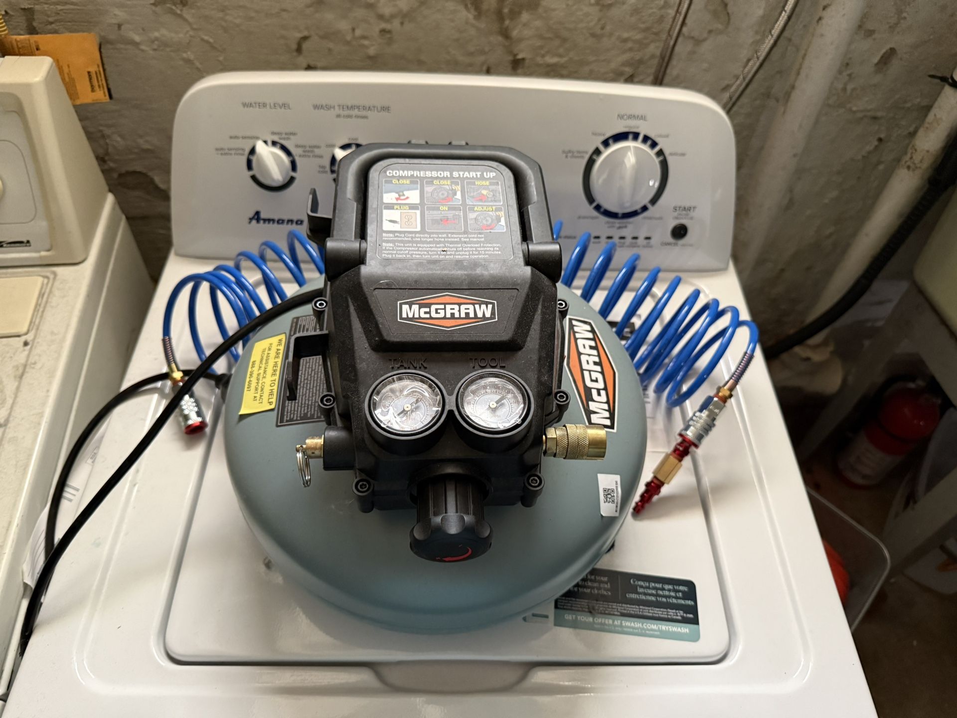 MCGRAW 3 Gallon, 110 PSI Oil-Free Light-Duty Pancake Air Compressor