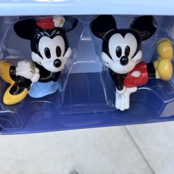 Mickey and Minnie Mouse Sitting Salt and Pepper Shaker Set New