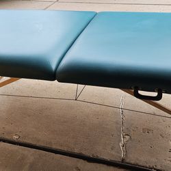 Massage Table With Head Rest & Carrying Case