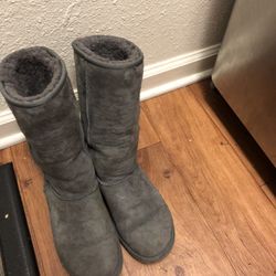 Ugg Women’s Boots Size 7 ( Tall Ones ) Real