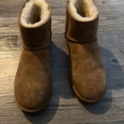 Men’s UGG Mini Boots 