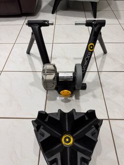 CycleOps (Saris) Indoor Bike Trainer + Front Wheel Riser BlockDescription:Stay fit and train indoors no matter the weather! Selling a high-quality Cyc