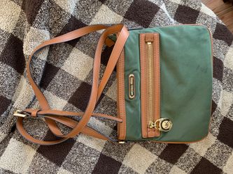Michael Kors cross body purse