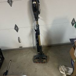 Shark Flex Duo Clean Light Weight Vacuum 