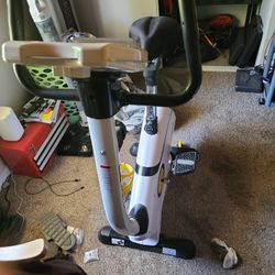 Pooboo Exercise Bike