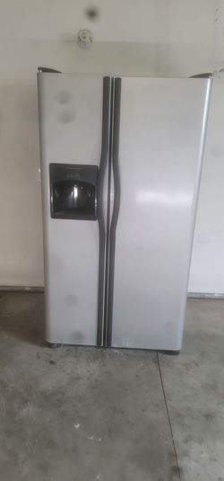 Frigidaire Refrigerator