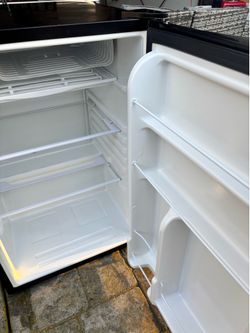 Fridge 4.5 cu ft ^Works Perfect^