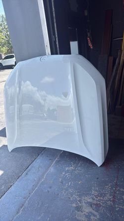 BMW 750i 740i 2020-22 Hood Bonete OEM