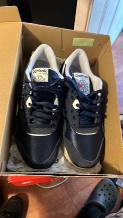 Dark Blue Reeboks size 7