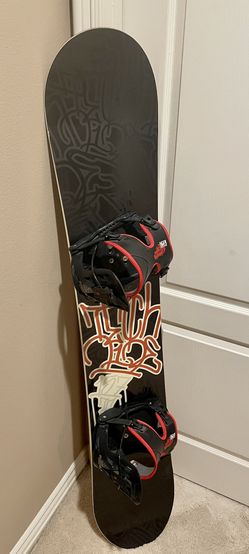Brand New TechNine (157) Snowboard with Flow Bindings
