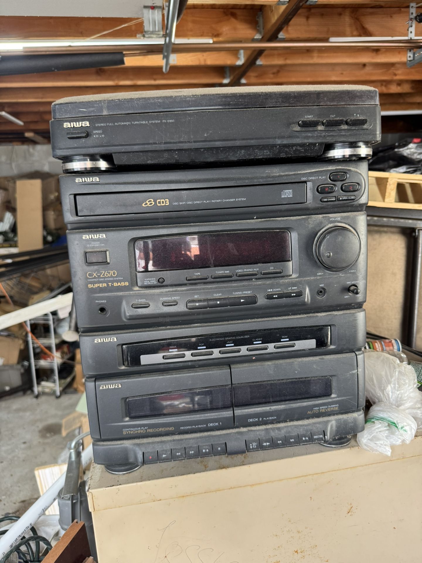 Aiwa Stereo System With Turntable 