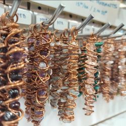 infamous-2-20-gemstone-pendant-deal