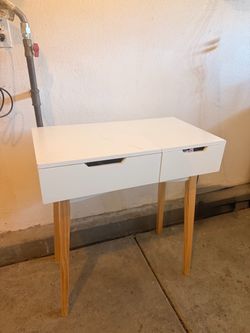 Vanity desk