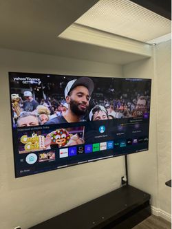 Samsung 65” Crystal UHD 4K Smart TV + Wall Mount – Mint Condition