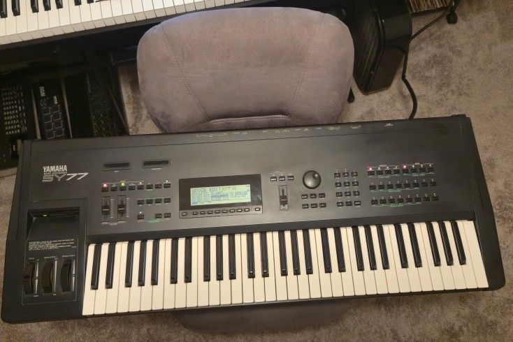 Yamaha SY77 Synthesizer