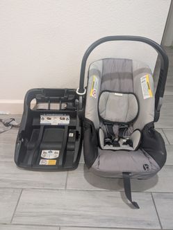 Baby Trend Infant Car Seat with Base