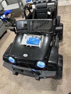 Electric toy Jeep with charger included