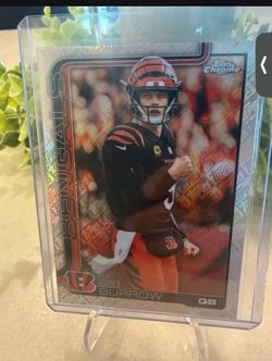 Joe Burrow Topps Chrome Topps Logo Fractor