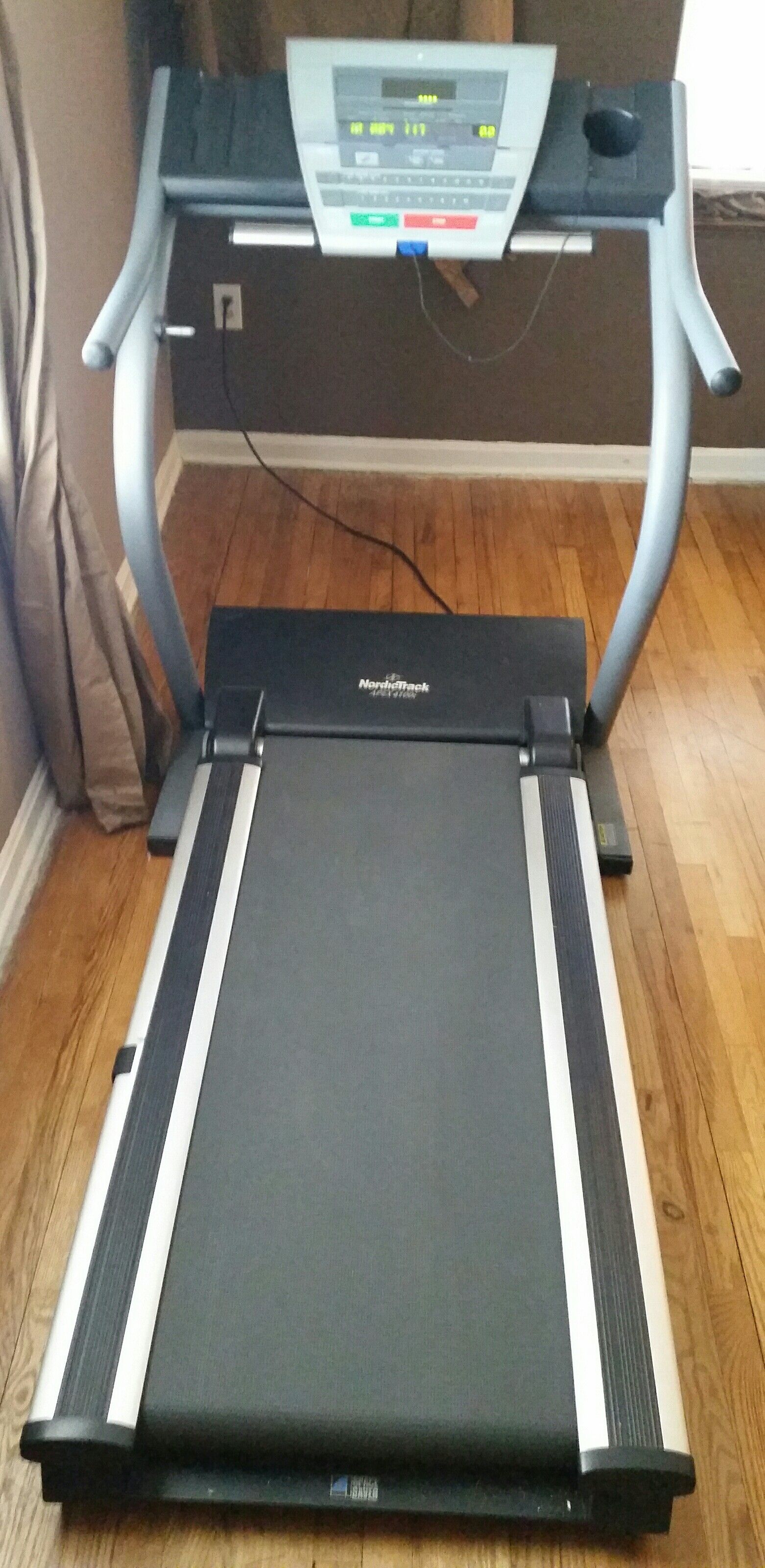 NordicTrack APEX 4100i TreadmillExcellent Condition600 OBO for Sale