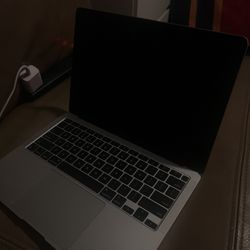 MACBOOK 